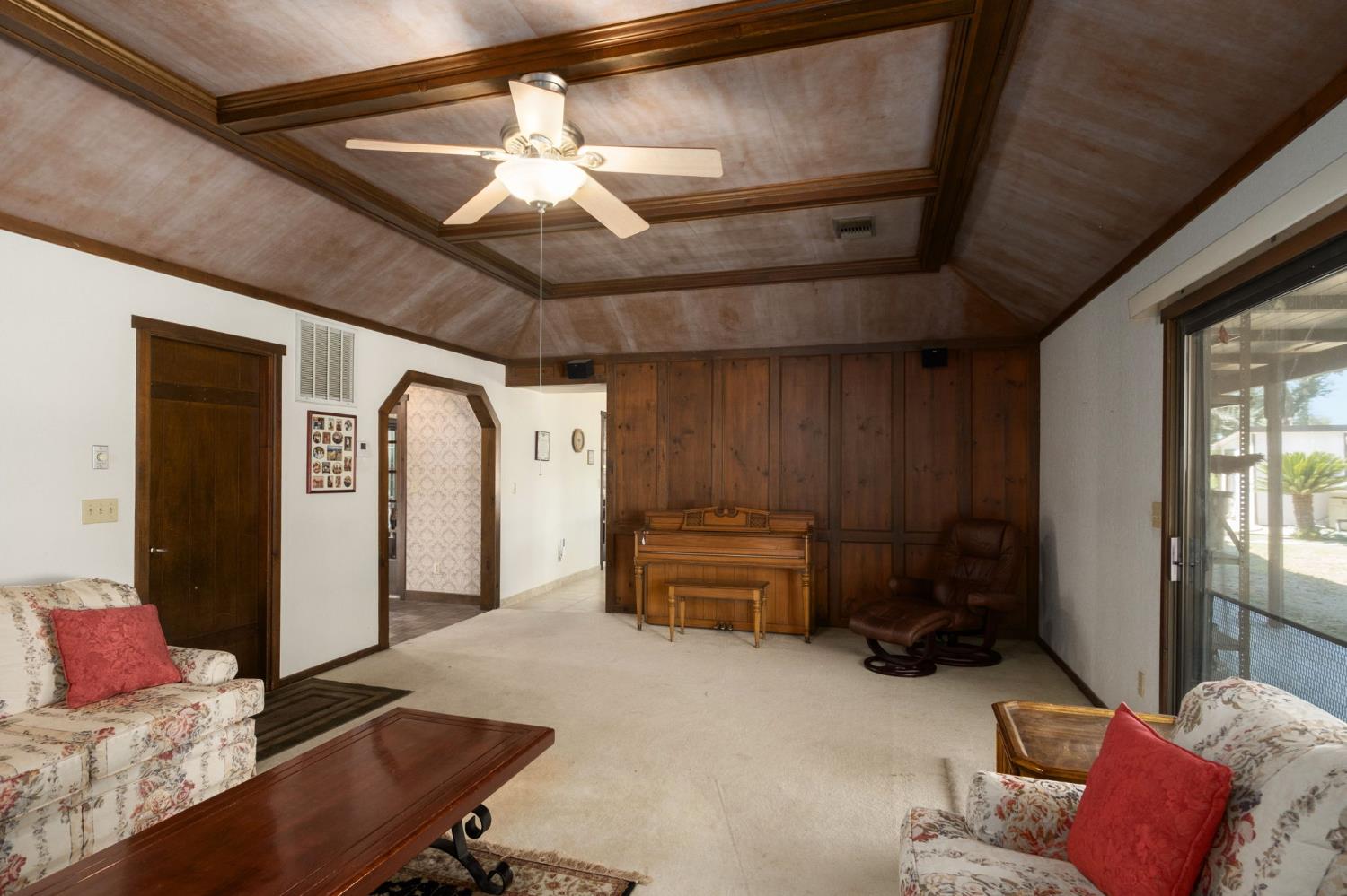 647 W Sycamore Ct, Reedley, CA 93654
