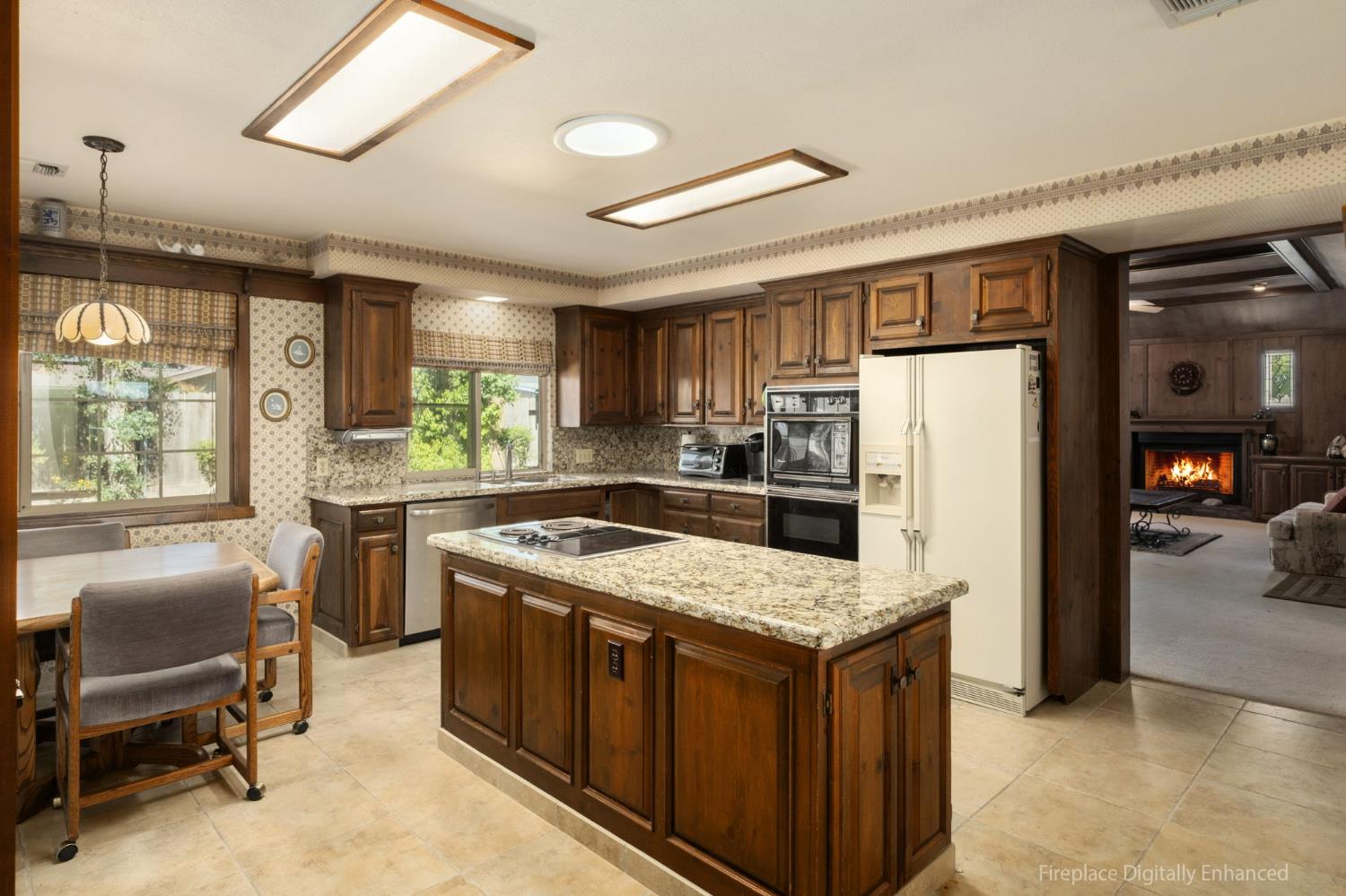 647 W Sycamore Ct, Reedley, CA 93654