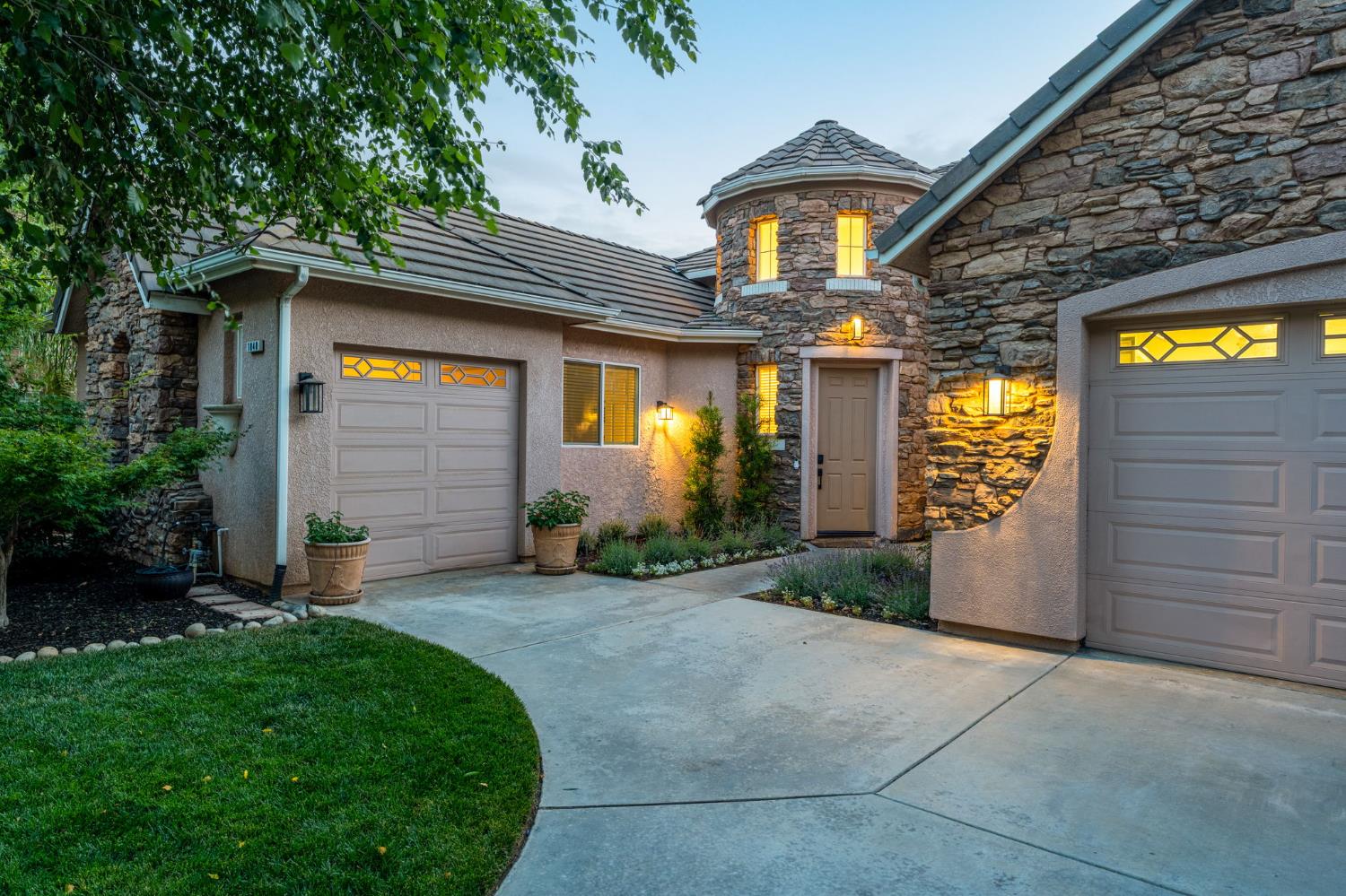 1840 N Duke Ave, Clovis, CA 93619