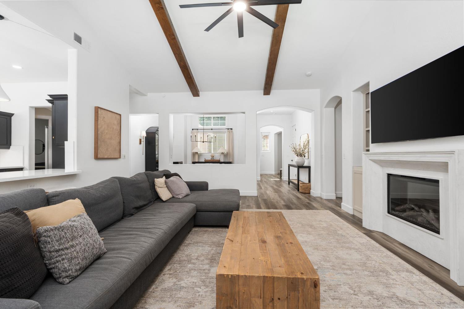 1840 N Duke Ave, Clovis, CA 93619