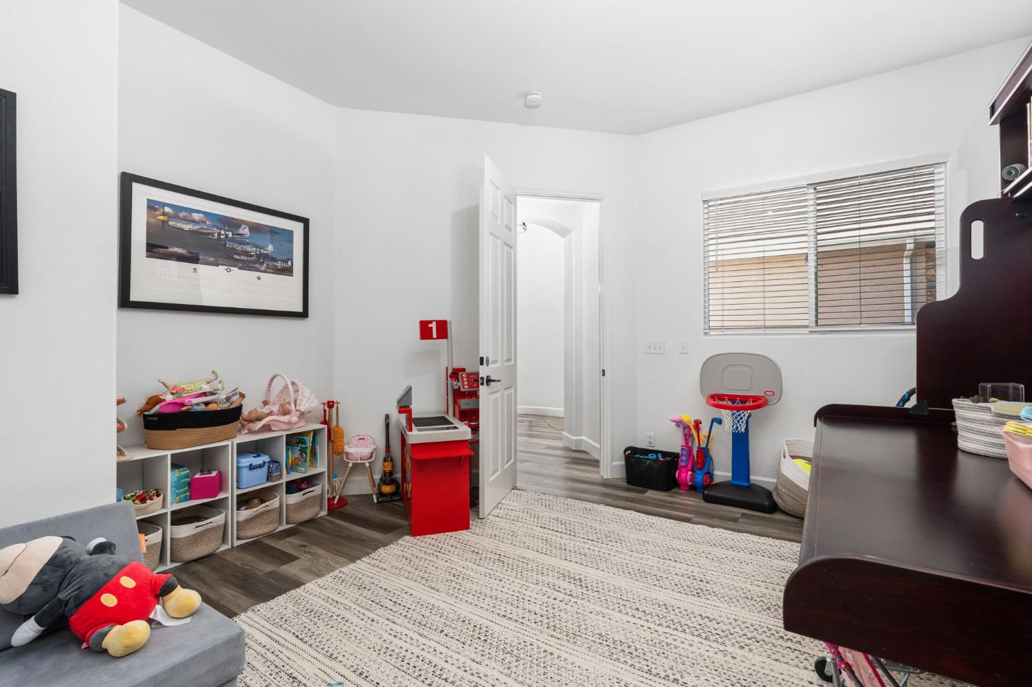 1840 N Duke Ave, Clovis, CA 93619