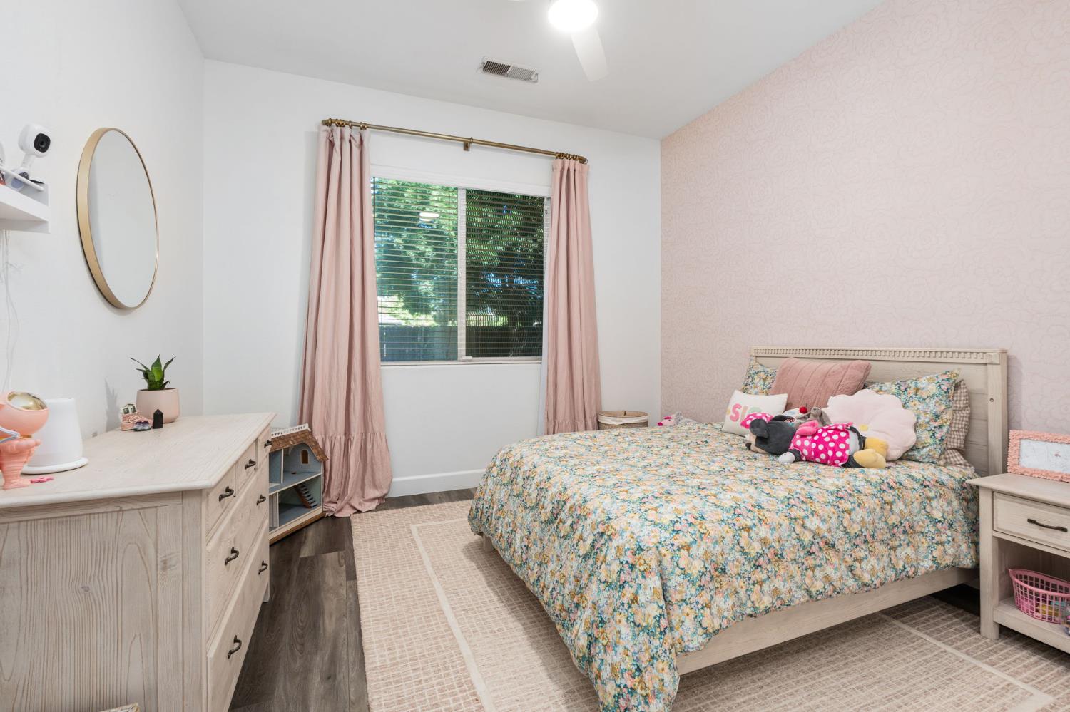 1840 N Duke Ave, Clovis, CA 93619