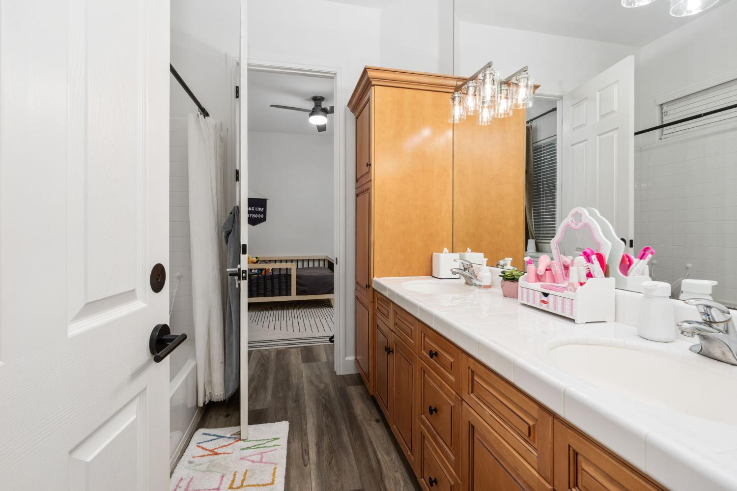 1840 N Duke Ave, Clovis, CA 93619