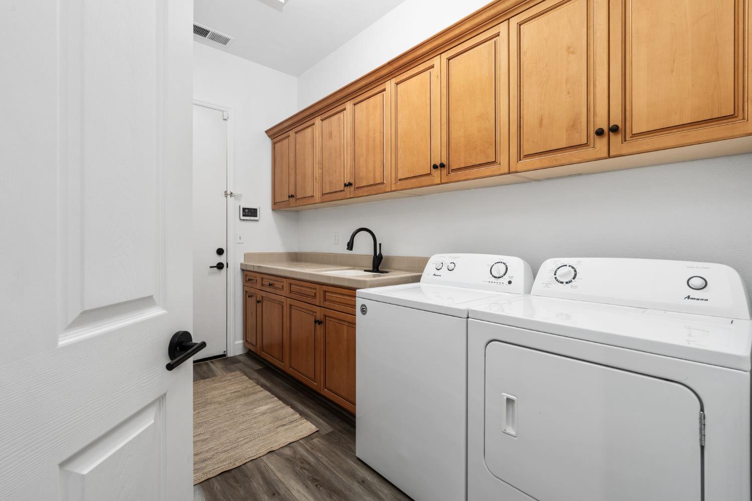 1840 N Duke Ave, Clovis, CA 93619