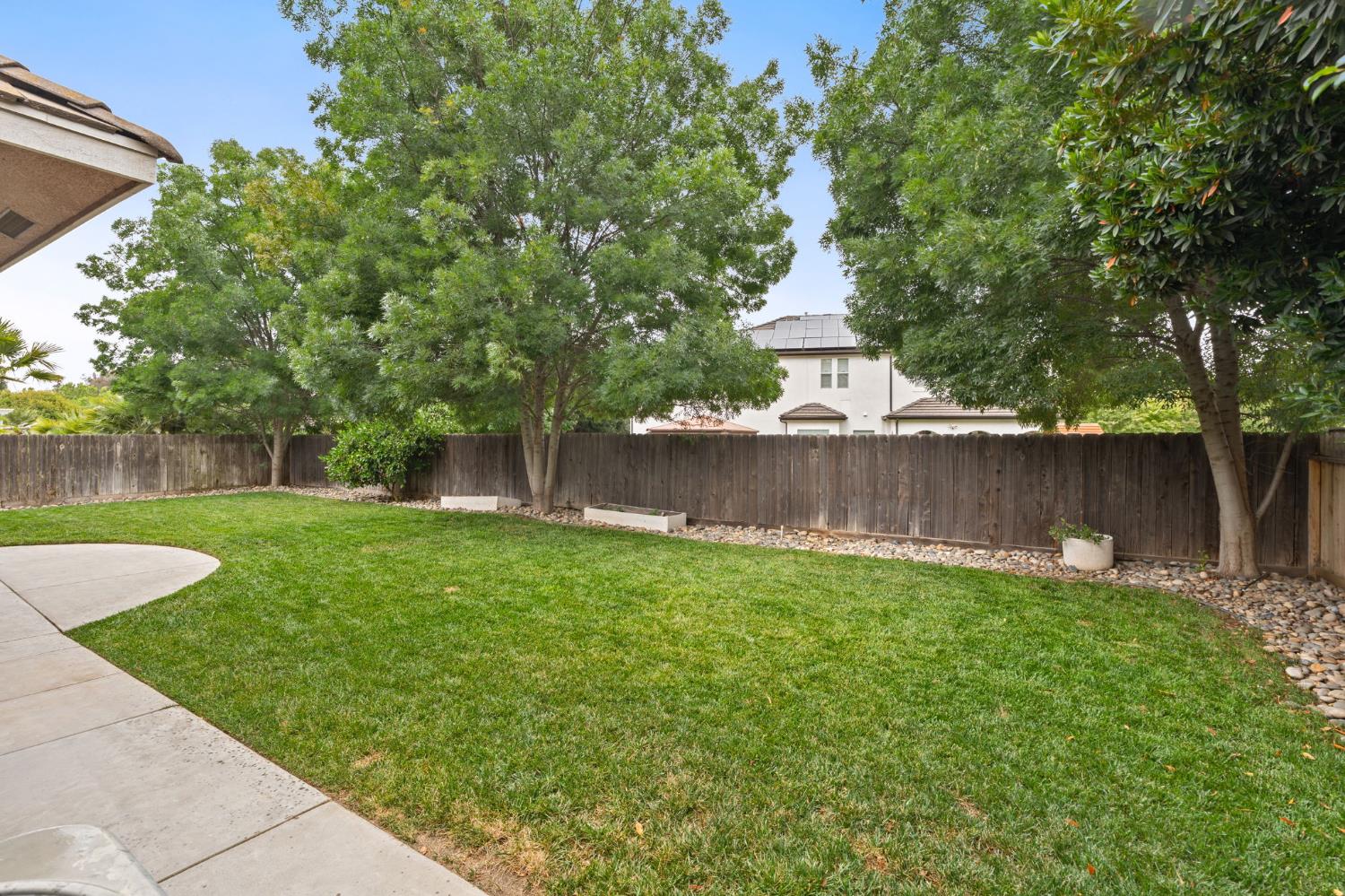 1840 N Duke Ave, Clovis, CA 93619