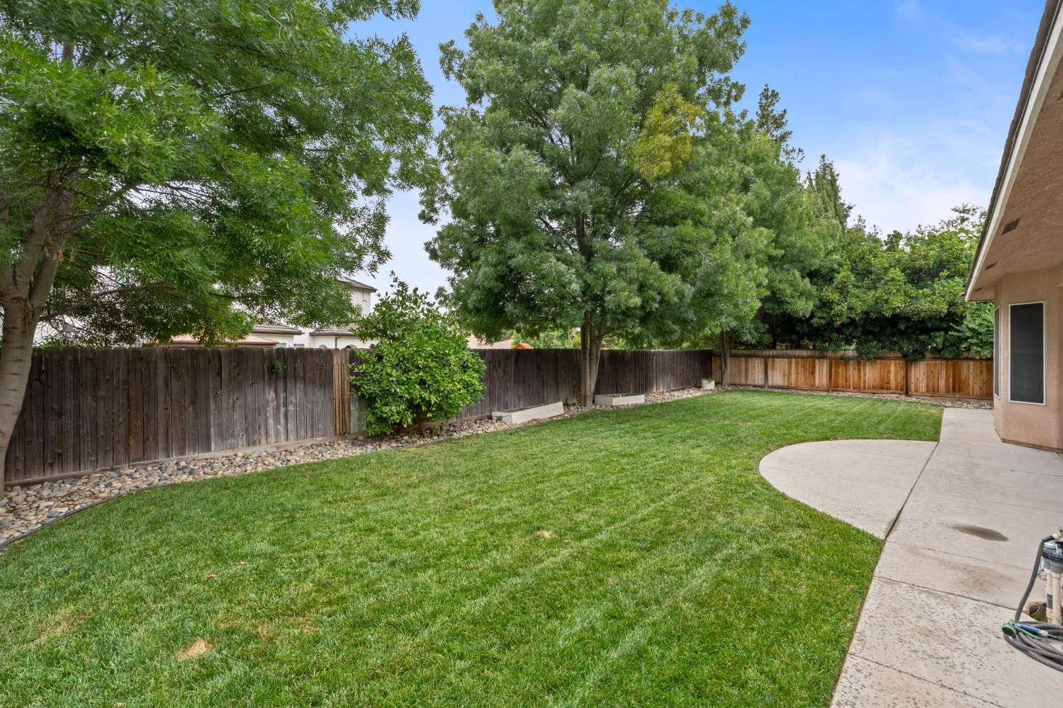 1840 N Duke Ave, Clovis, CA 93619