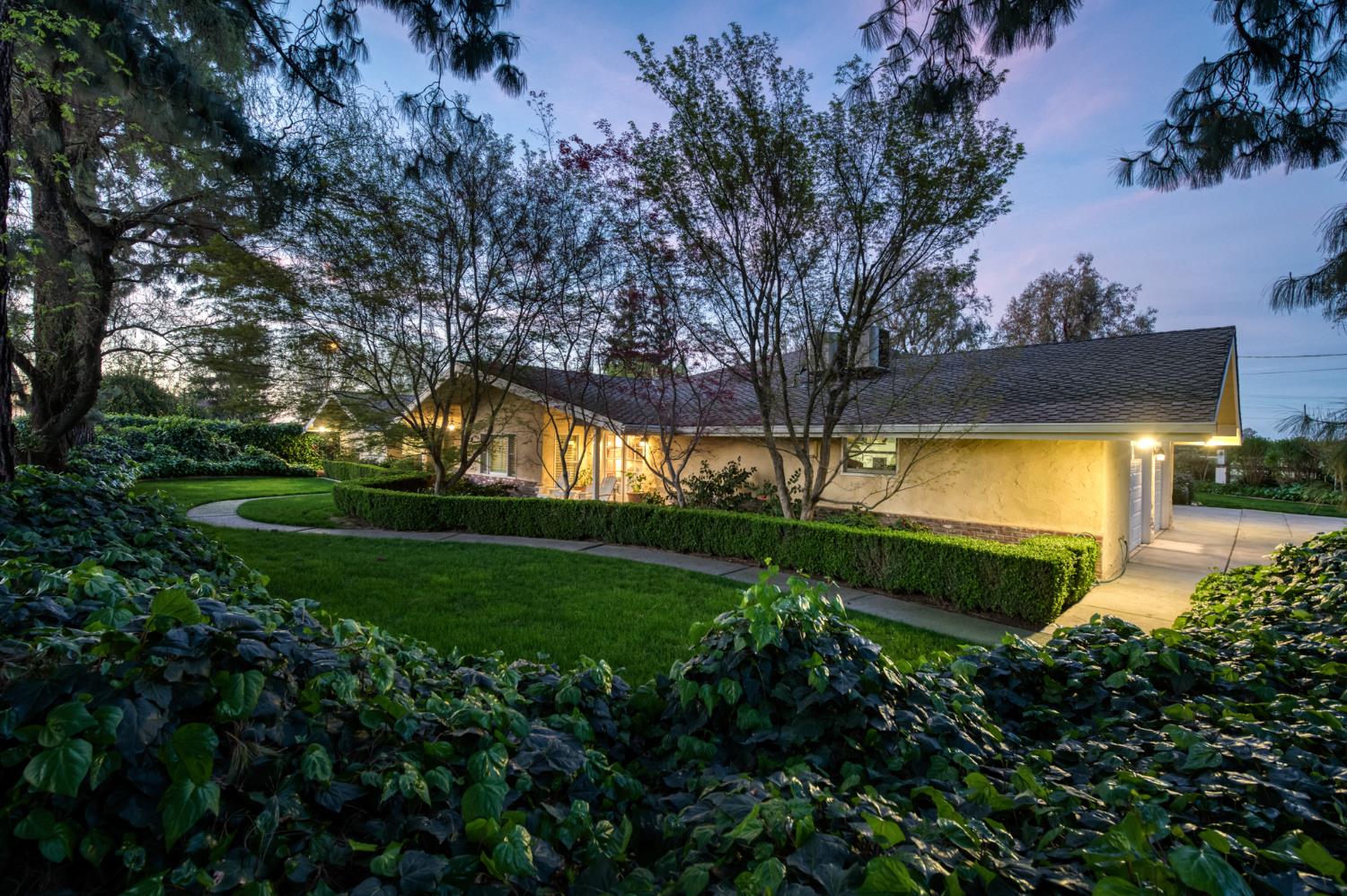 5648 E Dinuba Ave, Fowler, CA 93625