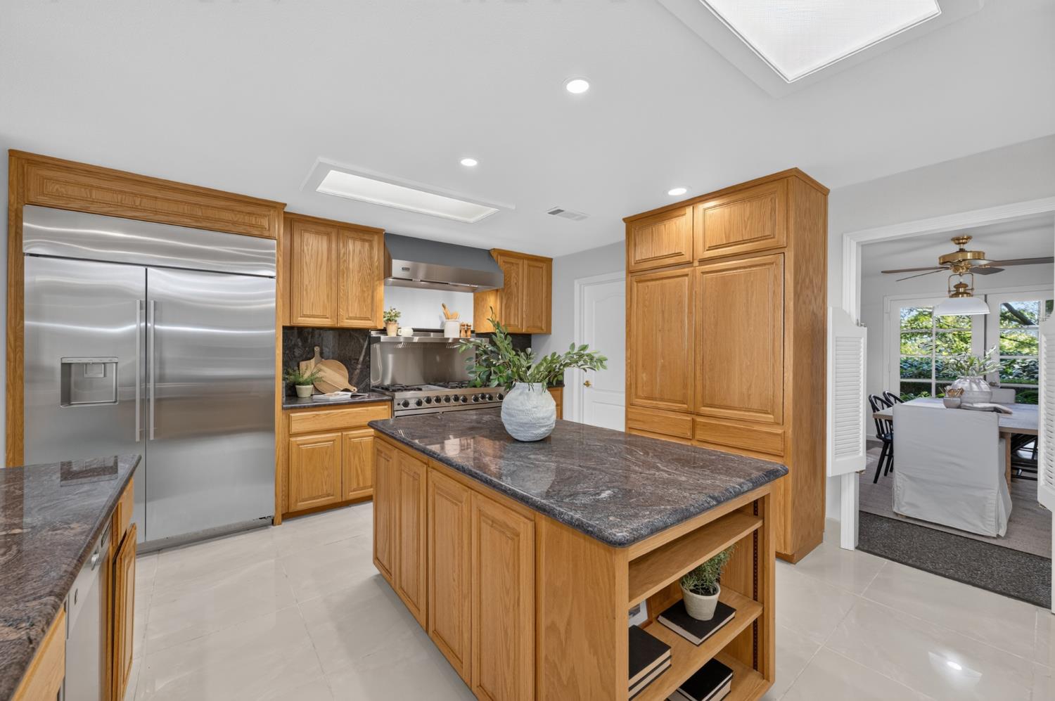 5648 E Dinuba Ave, Fowler, CA 93625
