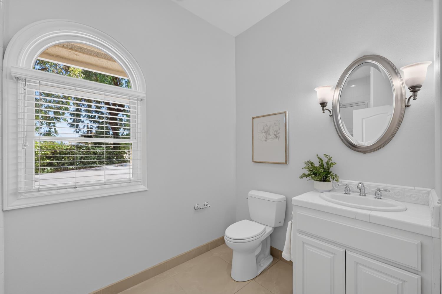 5648 E Dinuba Ave, Fowler, CA 93625
