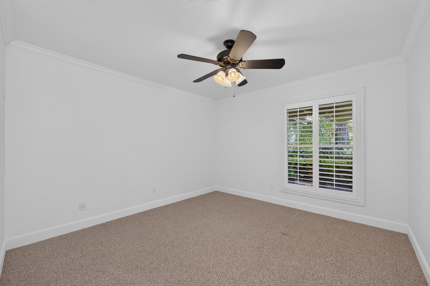 5648 E Dinuba Ave, Fowler, CA 93625