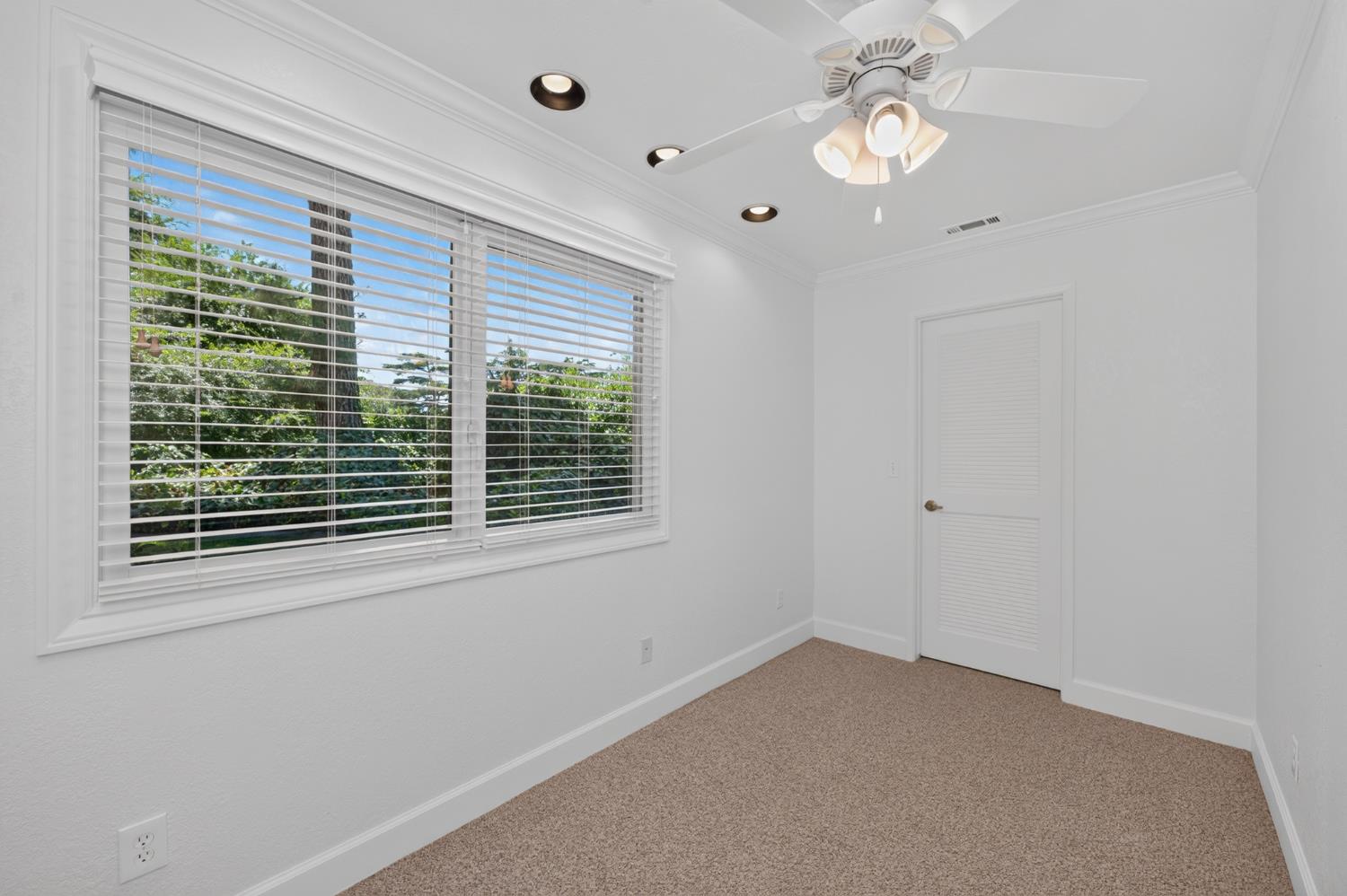 5648 E Dinuba Ave, Fowler, CA 93625