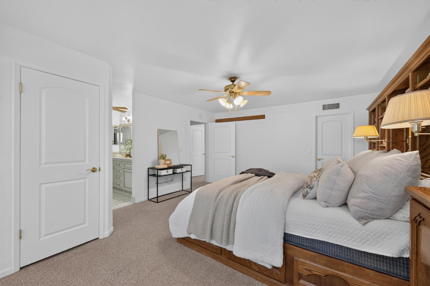 5648 E Dinuba Ave, Fowler, CA 93625