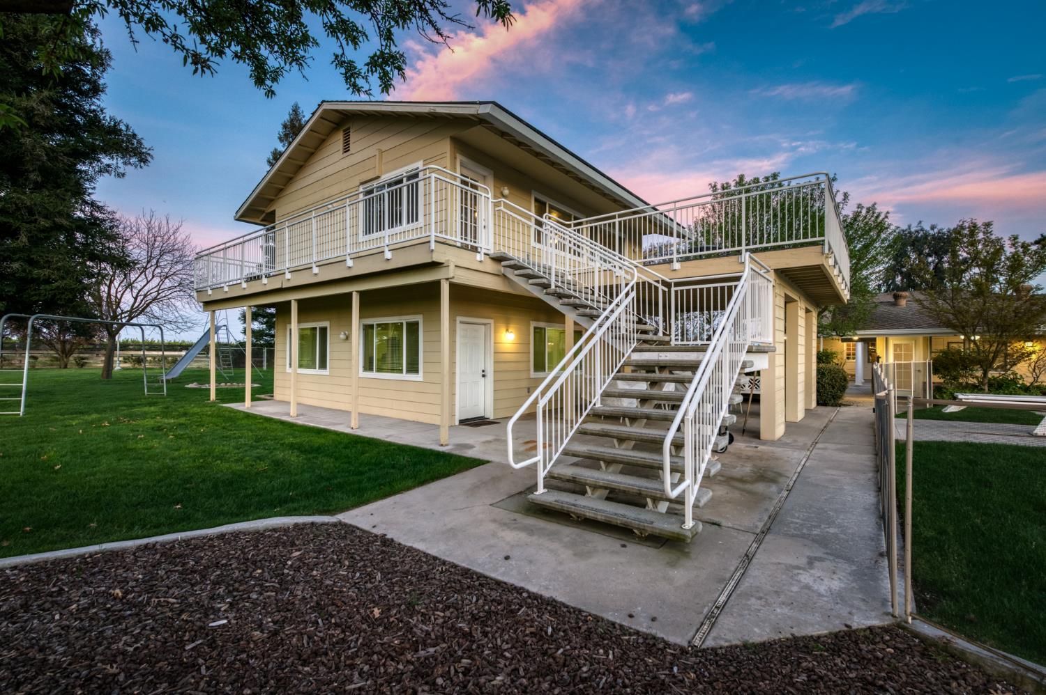 5648 E Dinuba Ave, Fowler, CA 93625