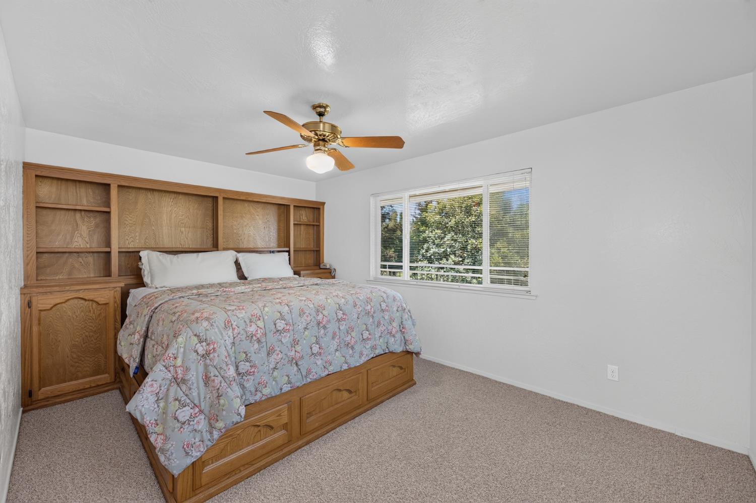 5648 E Dinuba Ave, Fowler, CA 93625