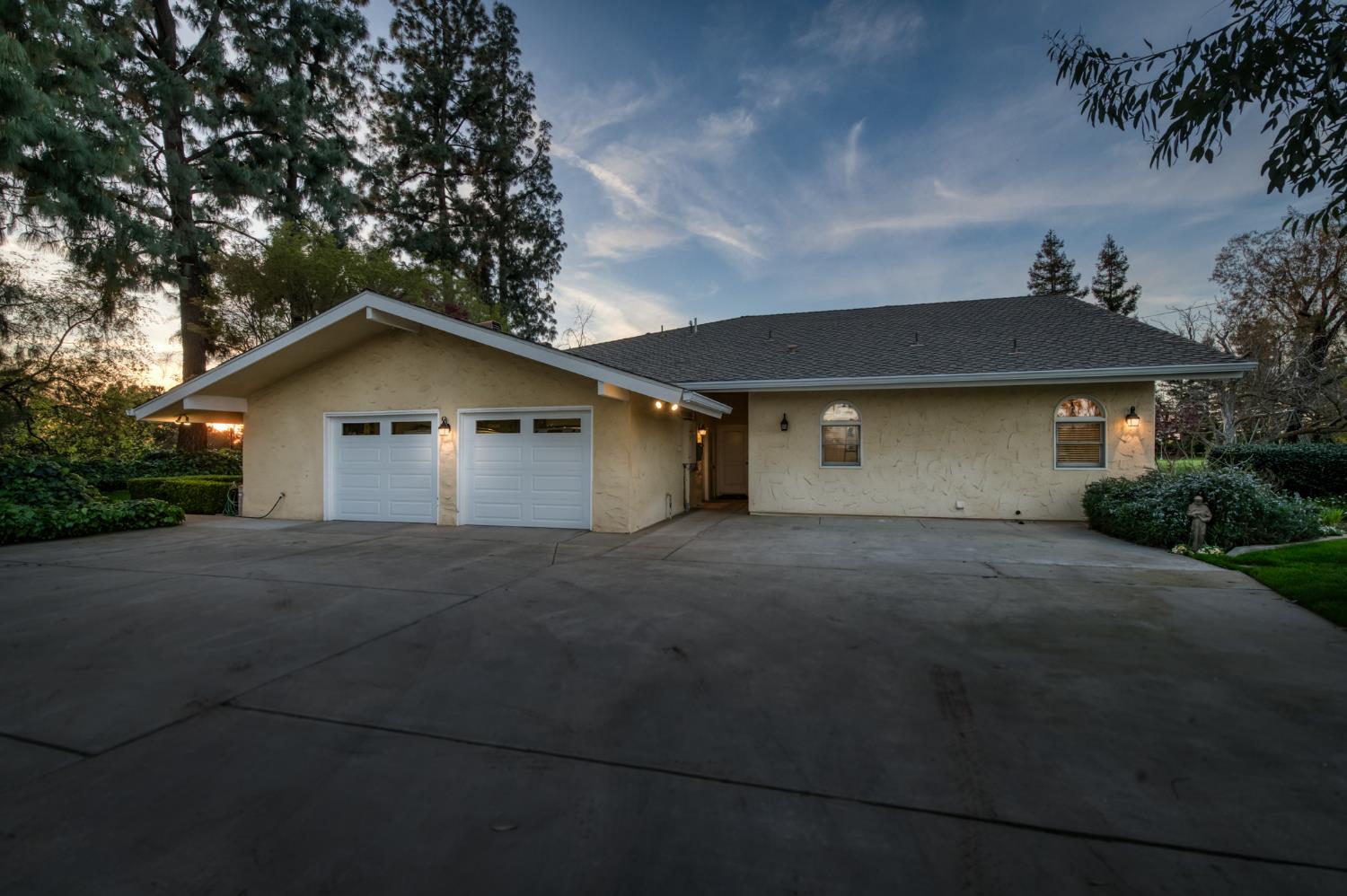 5648 E Dinuba Ave, Fowler, CA 93625