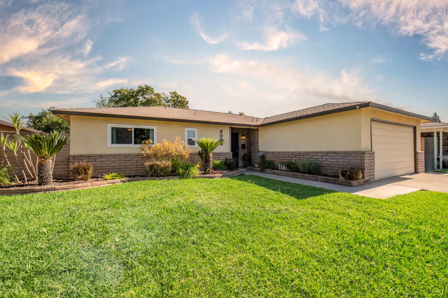 3056 W Acacia Ave, Fresno, CA 93722