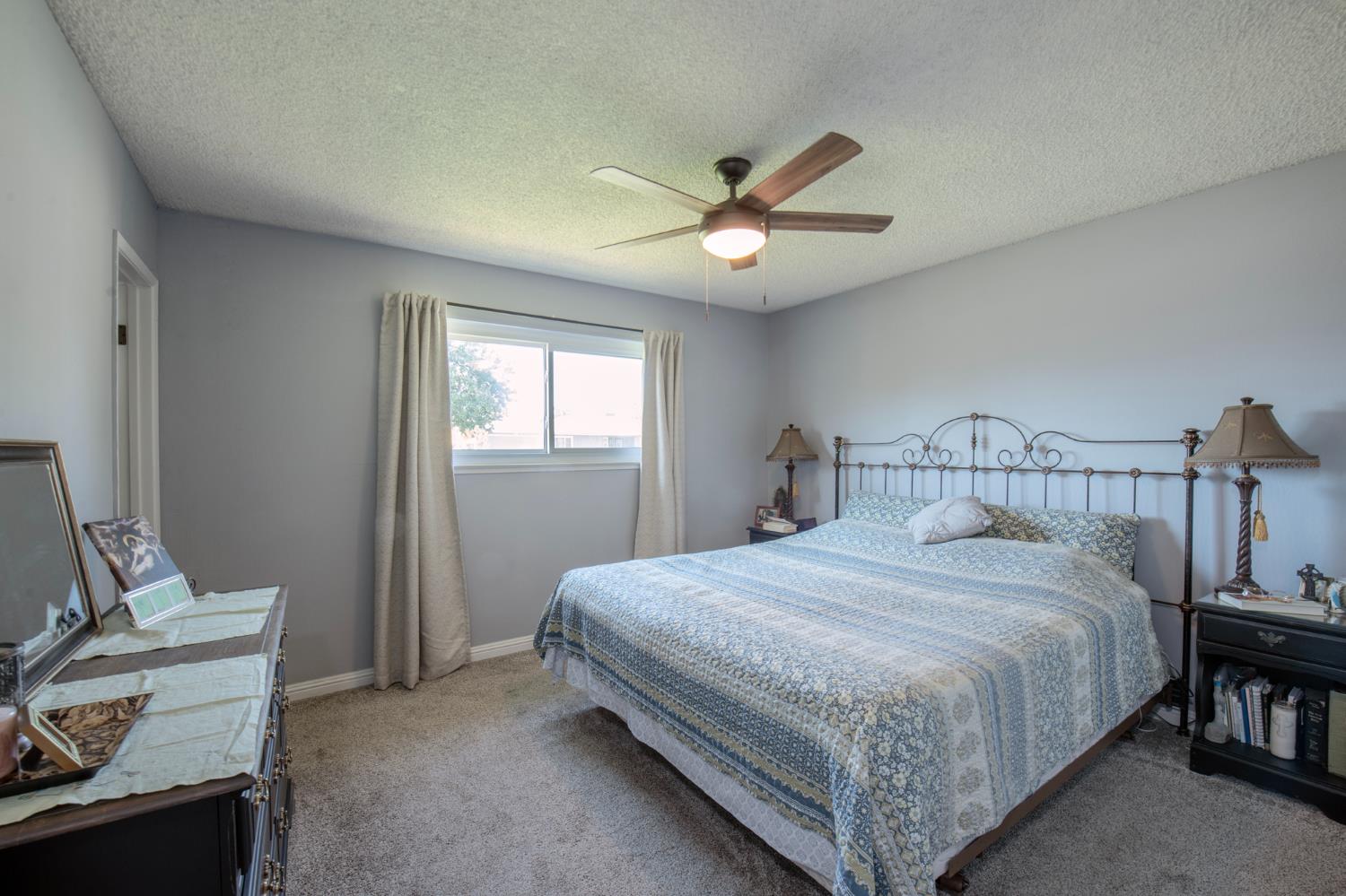 3056 W Acacia Ave, Fresno, CA 93722