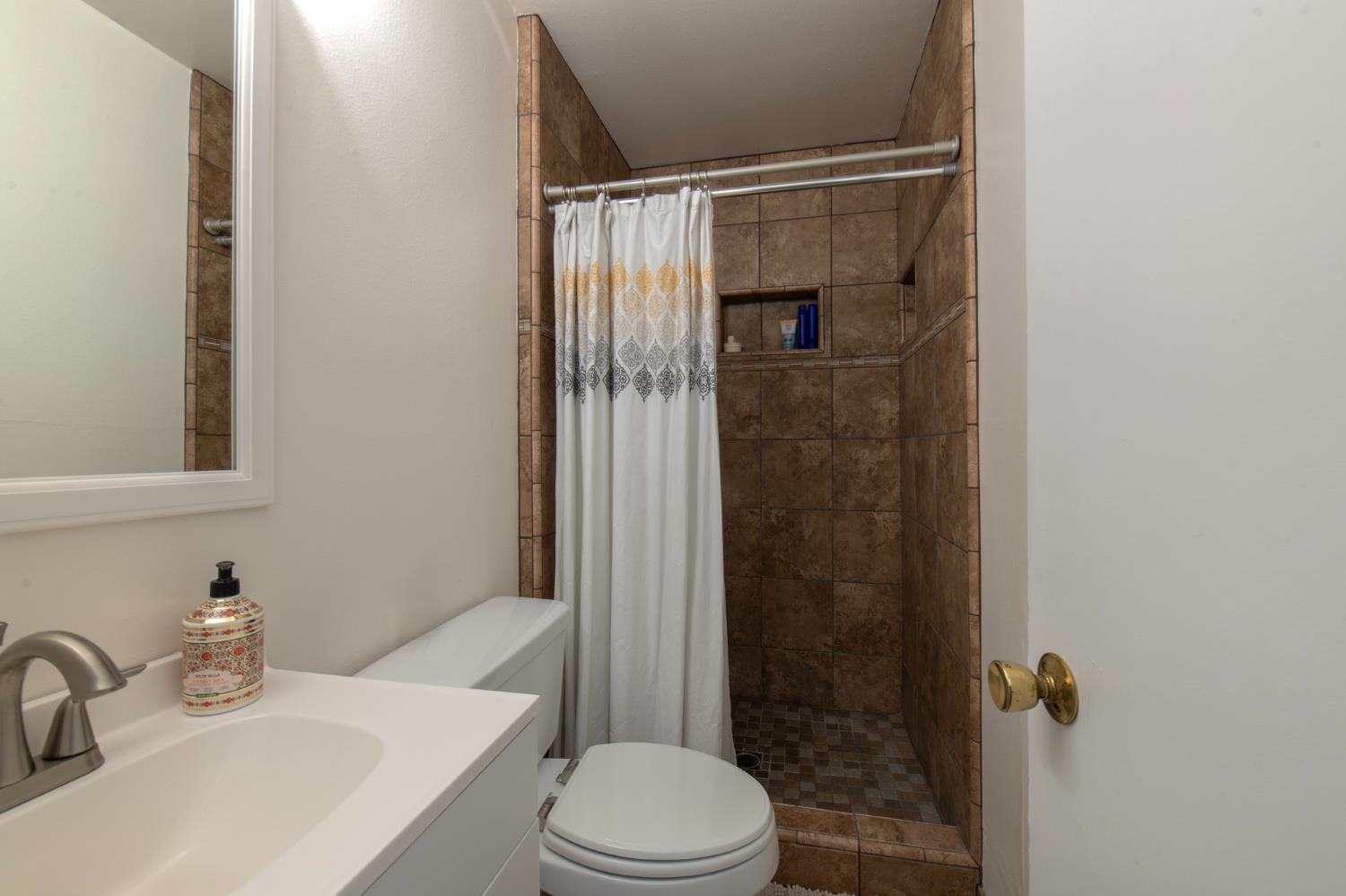 3056 W Acacia Ave, Fresno, CA 93722