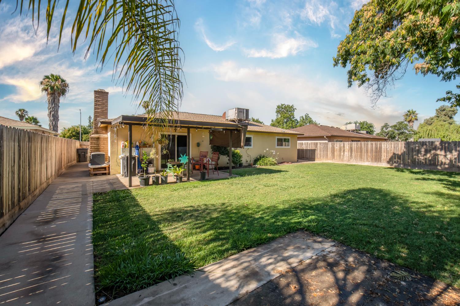 3056 W Acacia Ave, Fresno, CA 93722