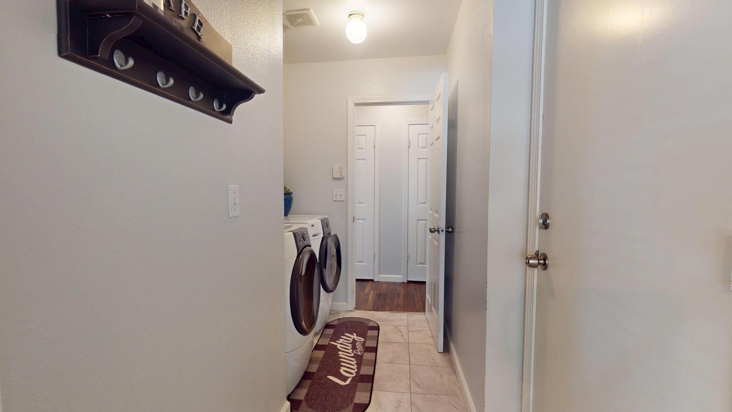 5829 W El Paso, Fresno, CA 93722