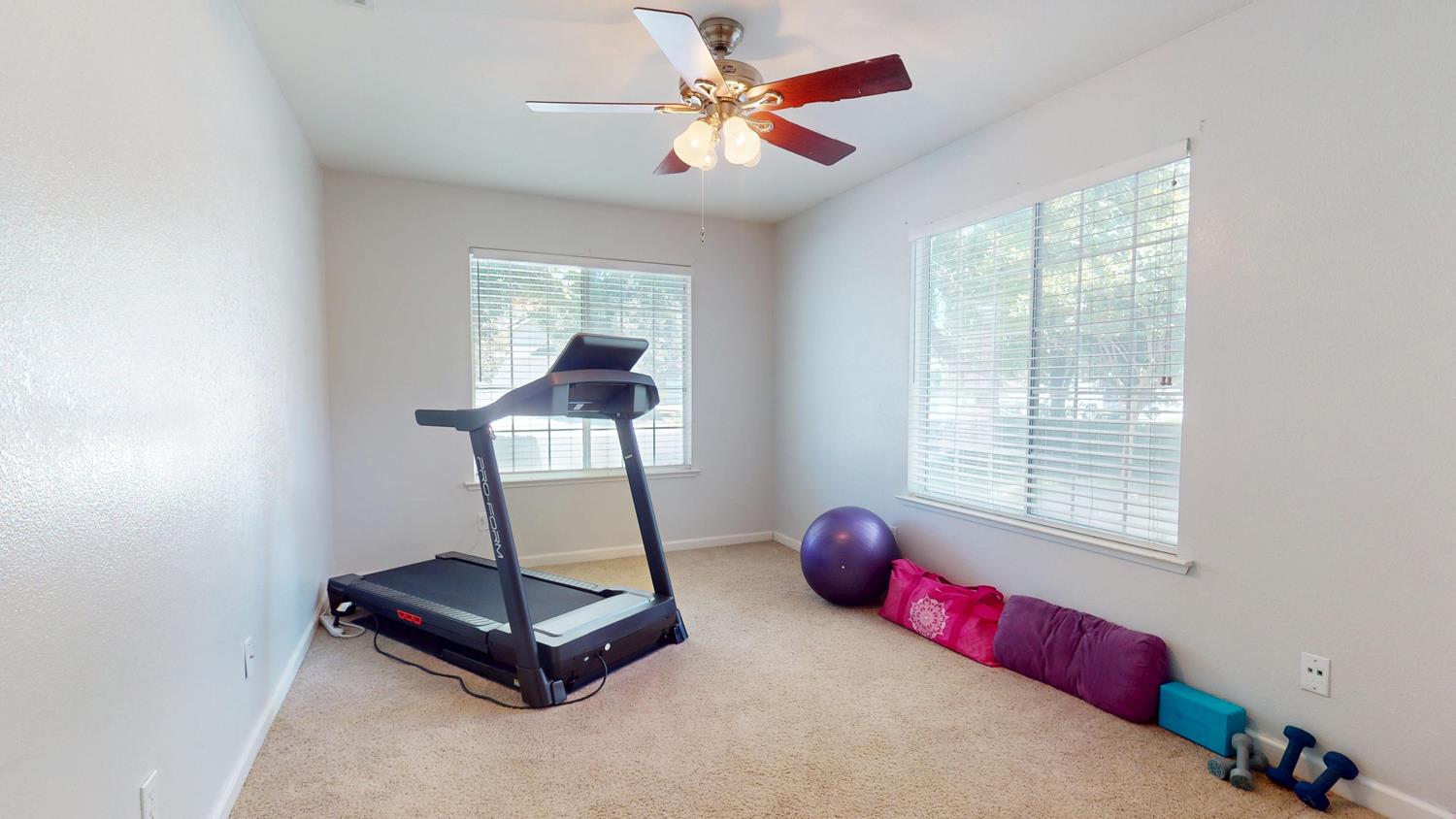 5829 W El Paso, Fresno, CA 93722