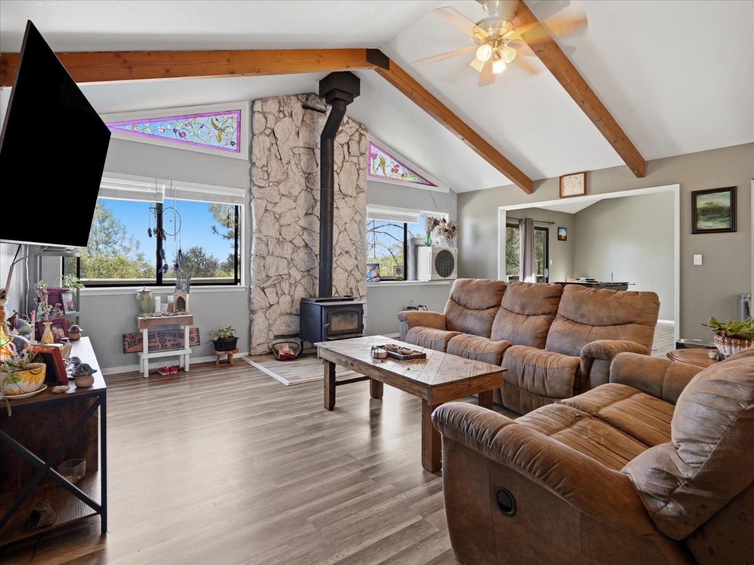 40528 Jean Rd W, Oakhurst, CA 93644
