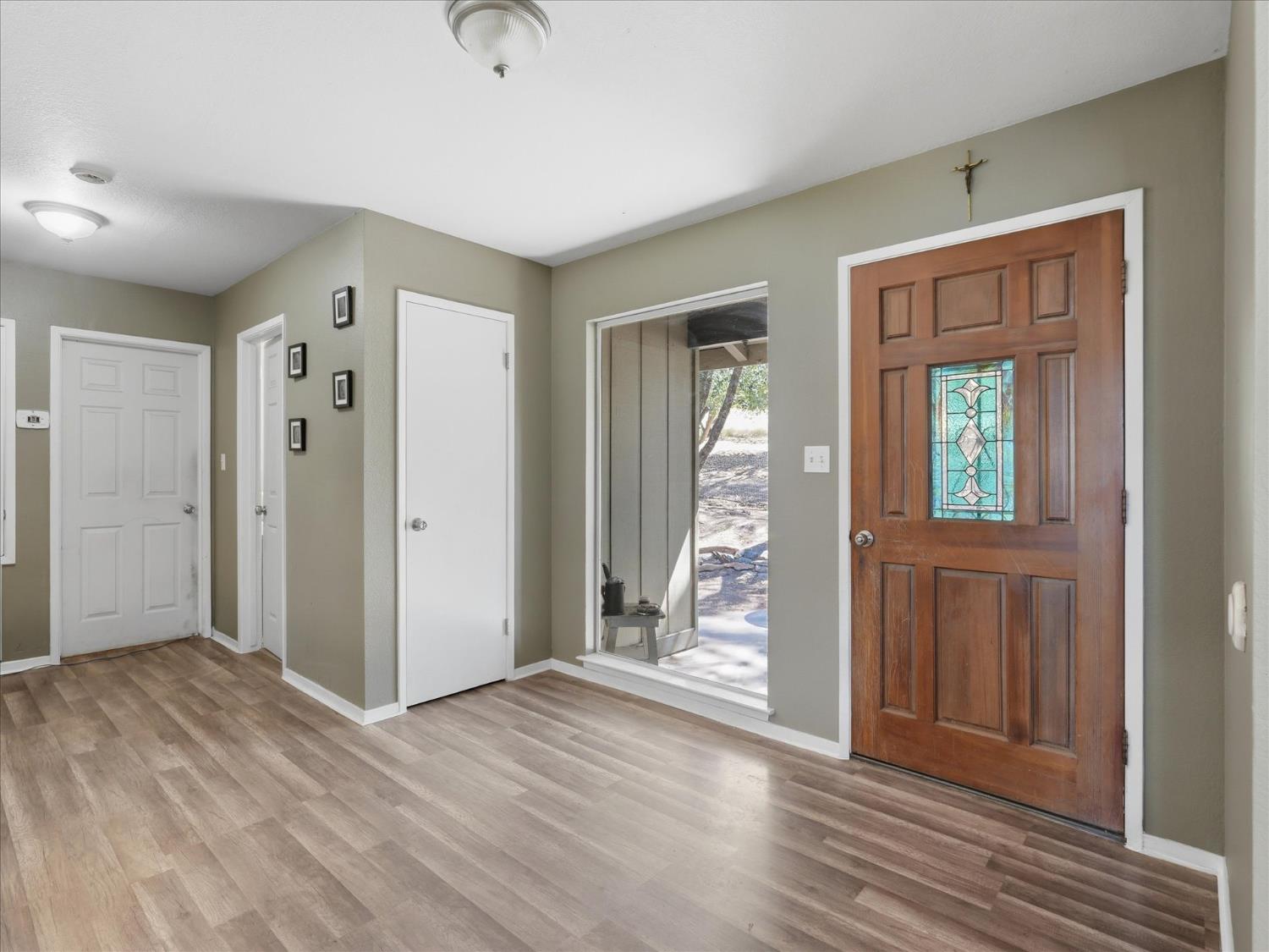 40528 Jean Rd W, Oakhurst, CA 93644