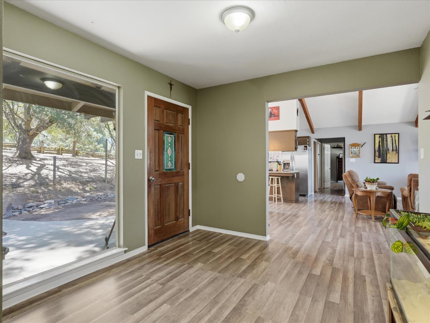 40528 Jean Rd W, Oakhurst, CA 93644