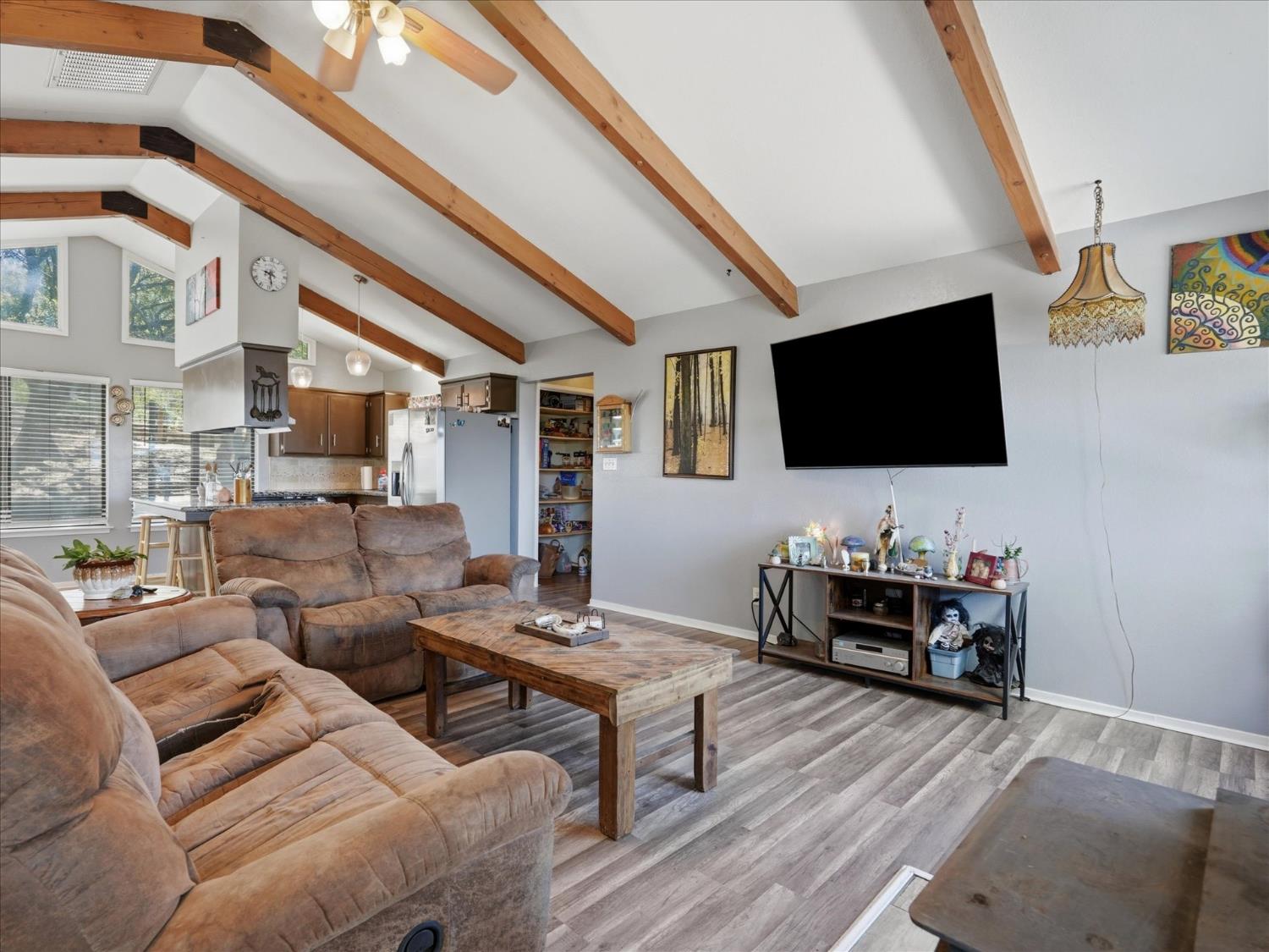 40528 Jean Rd W, Oakhurst, CA 93644