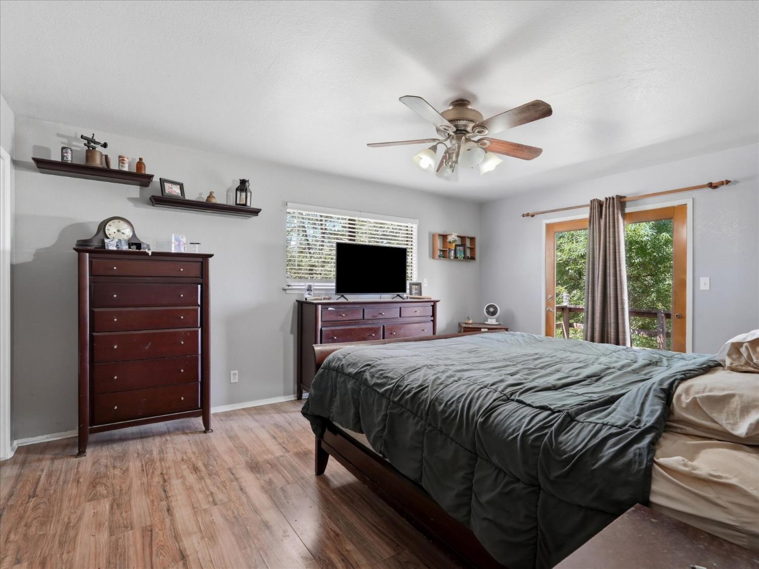 40528 Jean Rd W, Oakhurst, CA 93644