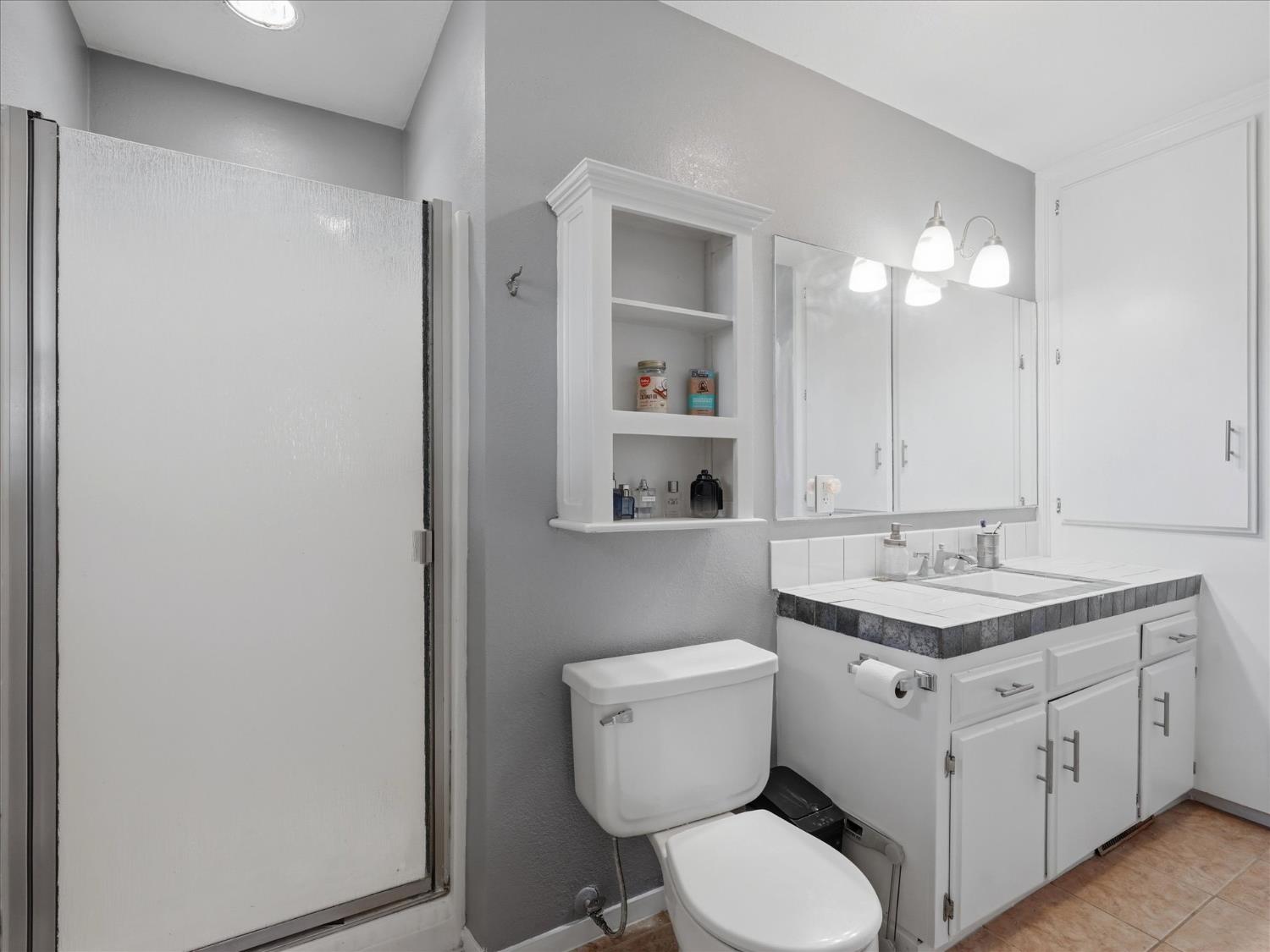 40528 Jean Rd W, Oakhurst, CA 93644