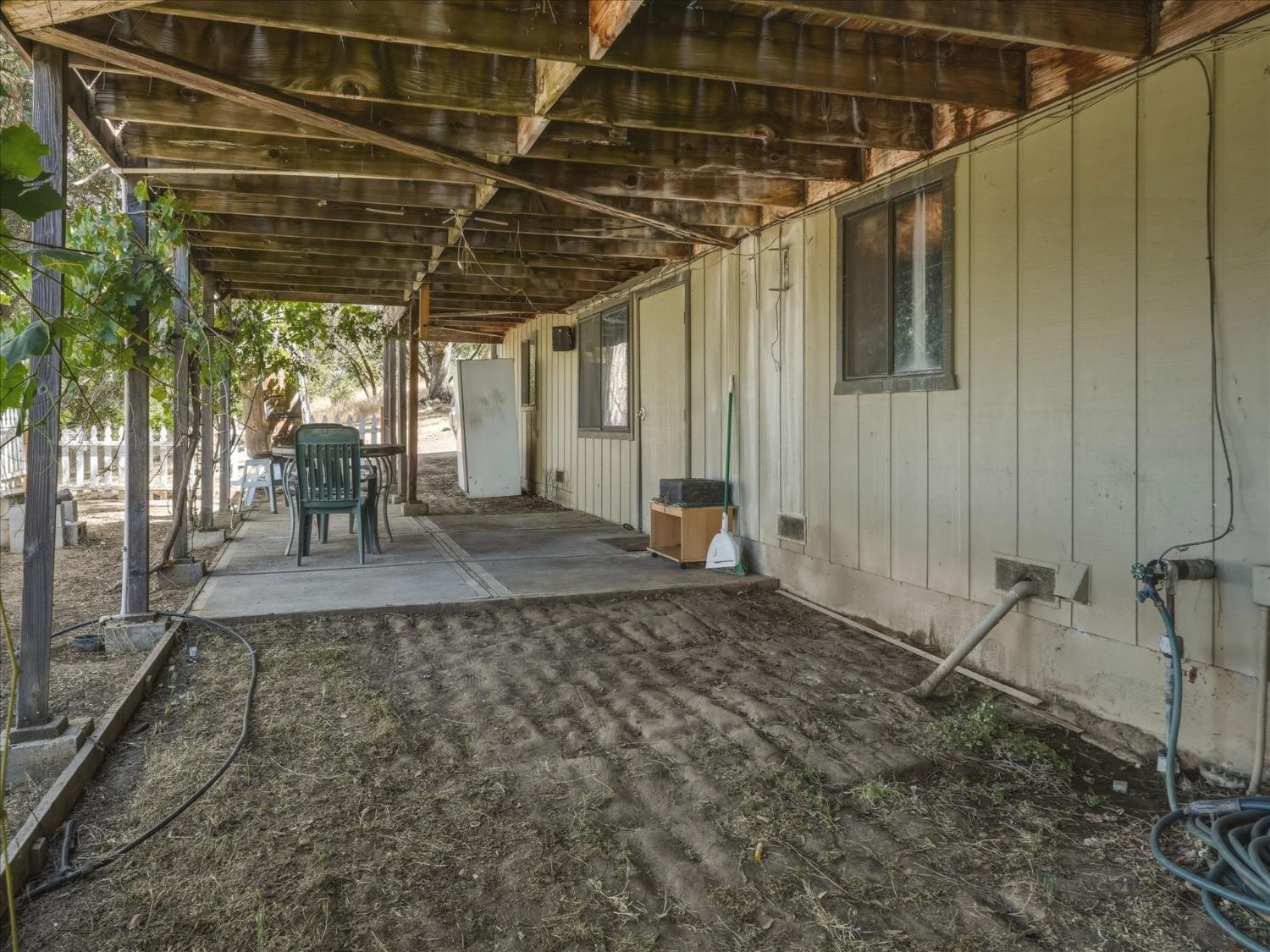 40528 Jean Rd W, Oakhurst, CA 93644
