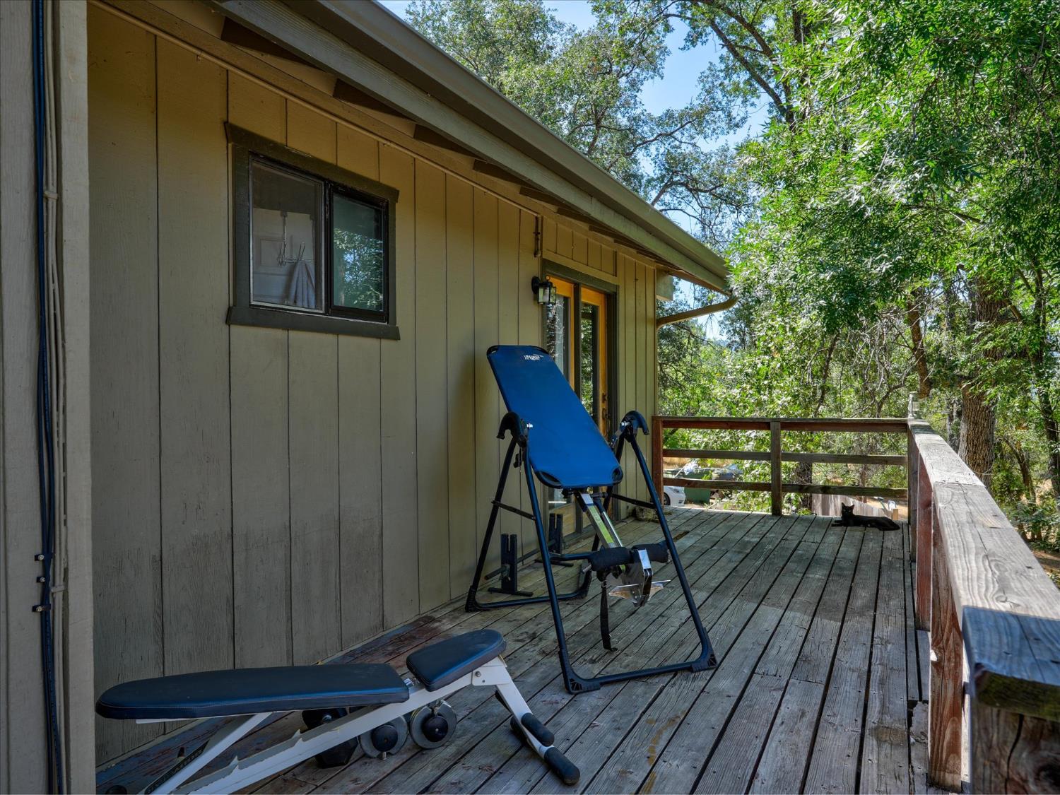 40528 Jean Rd W, Oakhurst, CA 93644