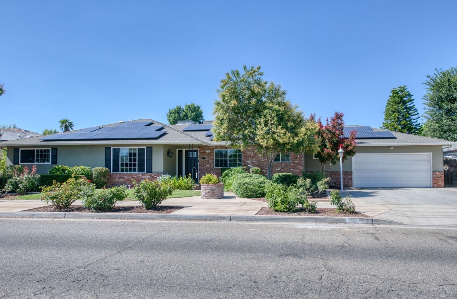 1108 E Sierra Ave, Fresno, CA 93710
