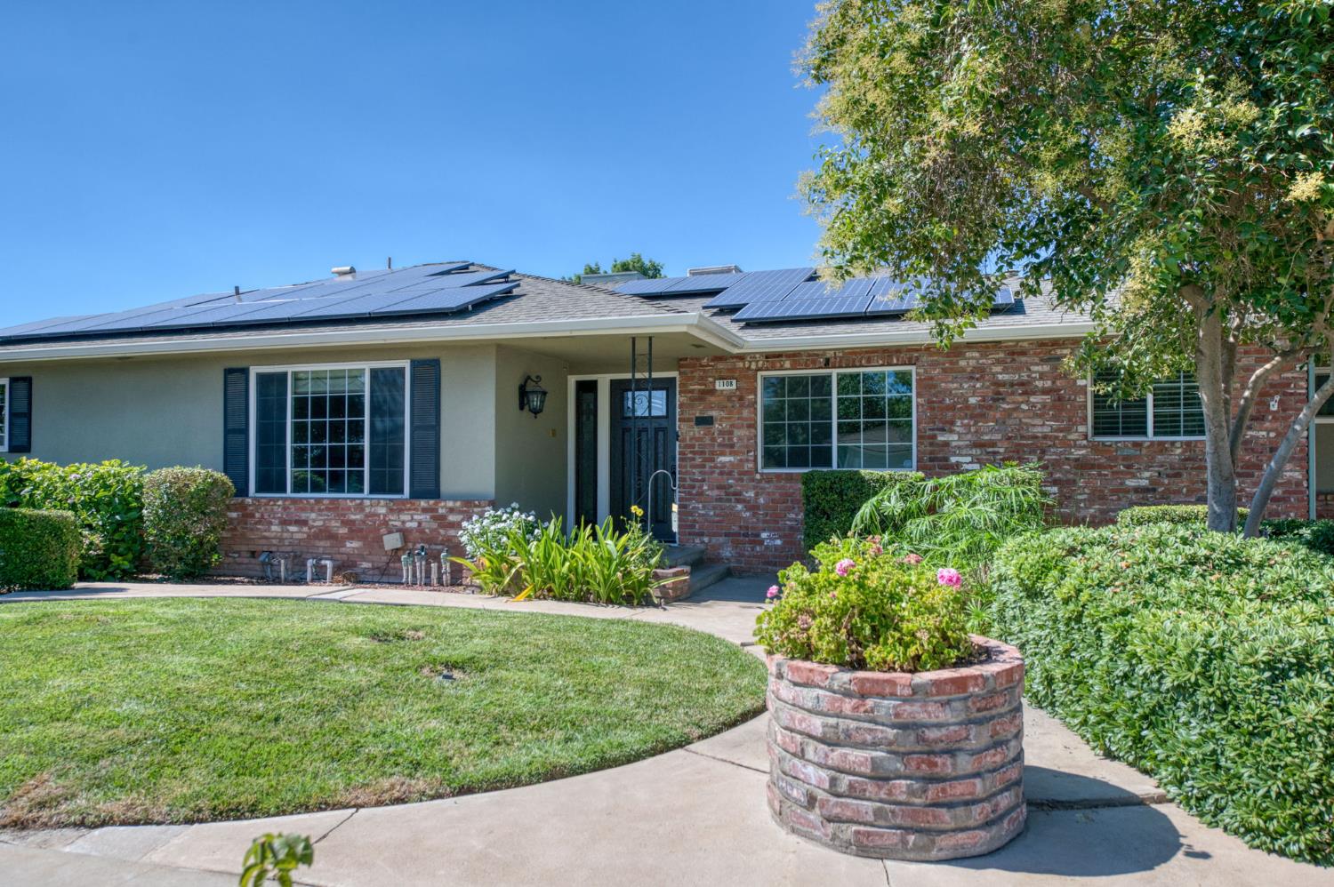 1108 E Sierra Ave, Fresno, CA 93710
