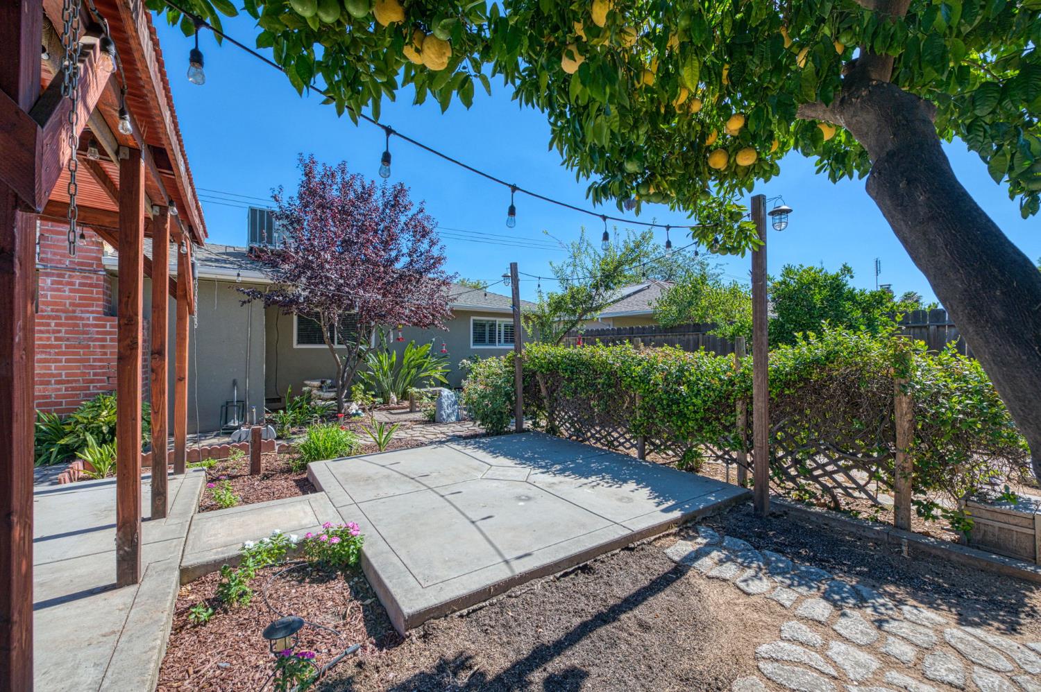 1108 E Sierra Ave, Fresno, CA 93710