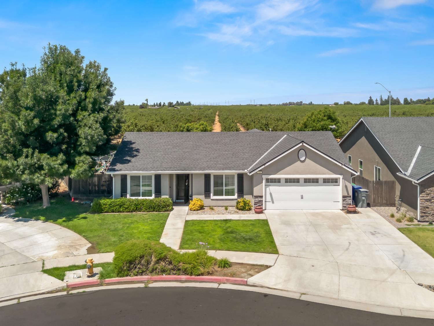 391 Rosewood Ave, Sanger, CA 93657