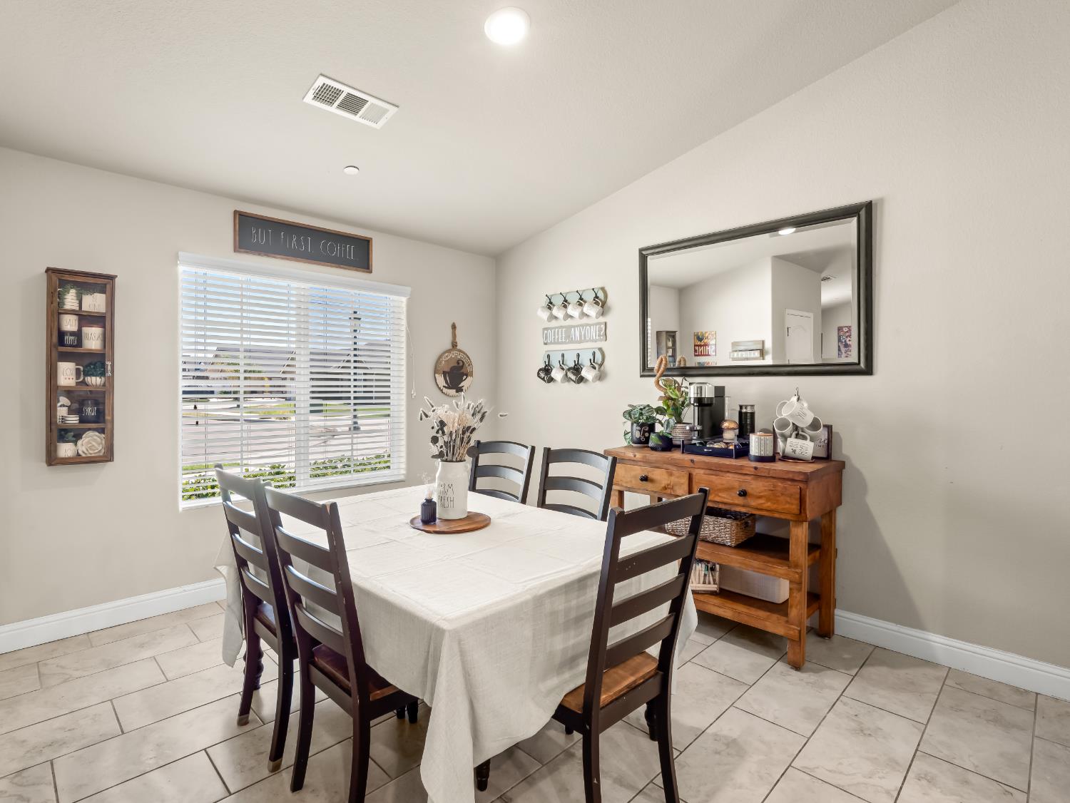 391 Rosewood Ave, Sanger, CA 93657