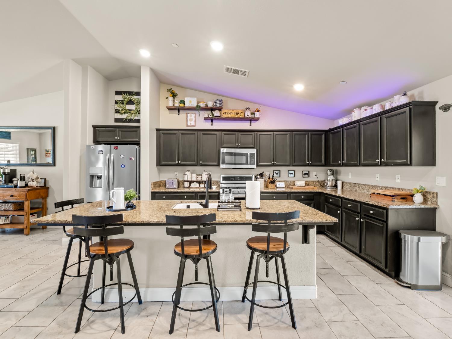 391 Rosewood Ave, Sanger, CA 93657