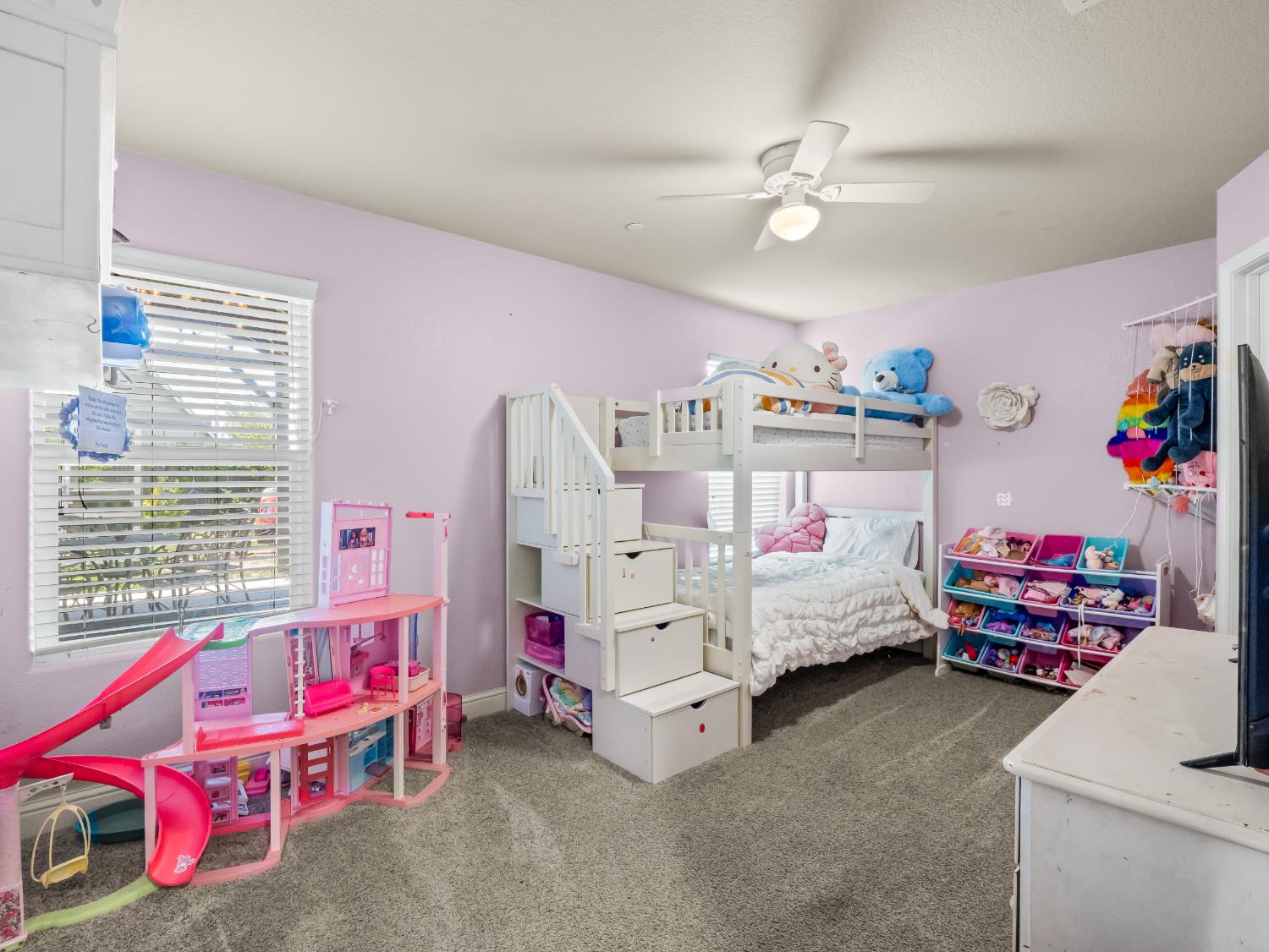 391 Rosewood Ave, Sanger, CA 93657