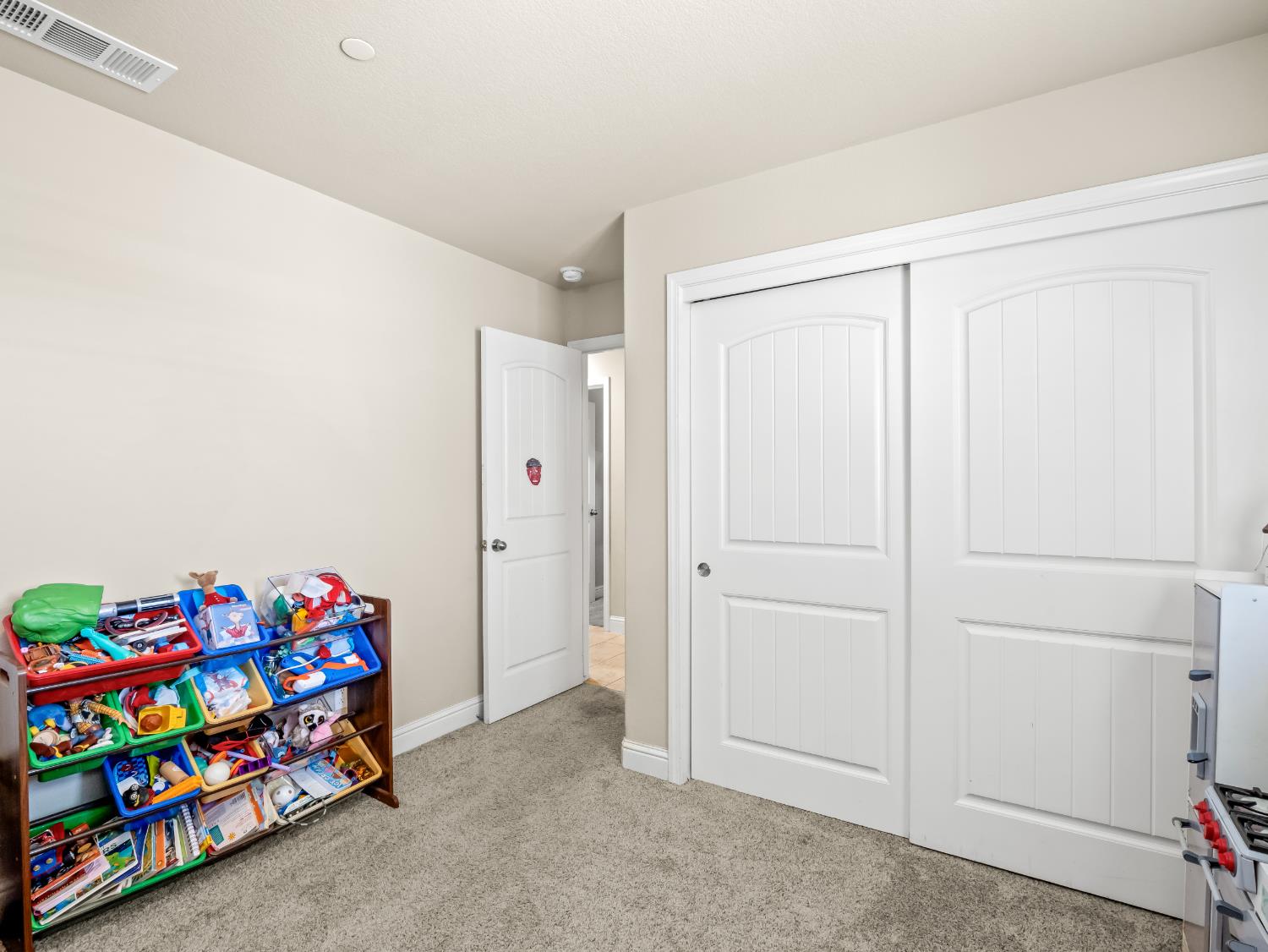 391 Rosewood Ave, Sanger, CA 93657