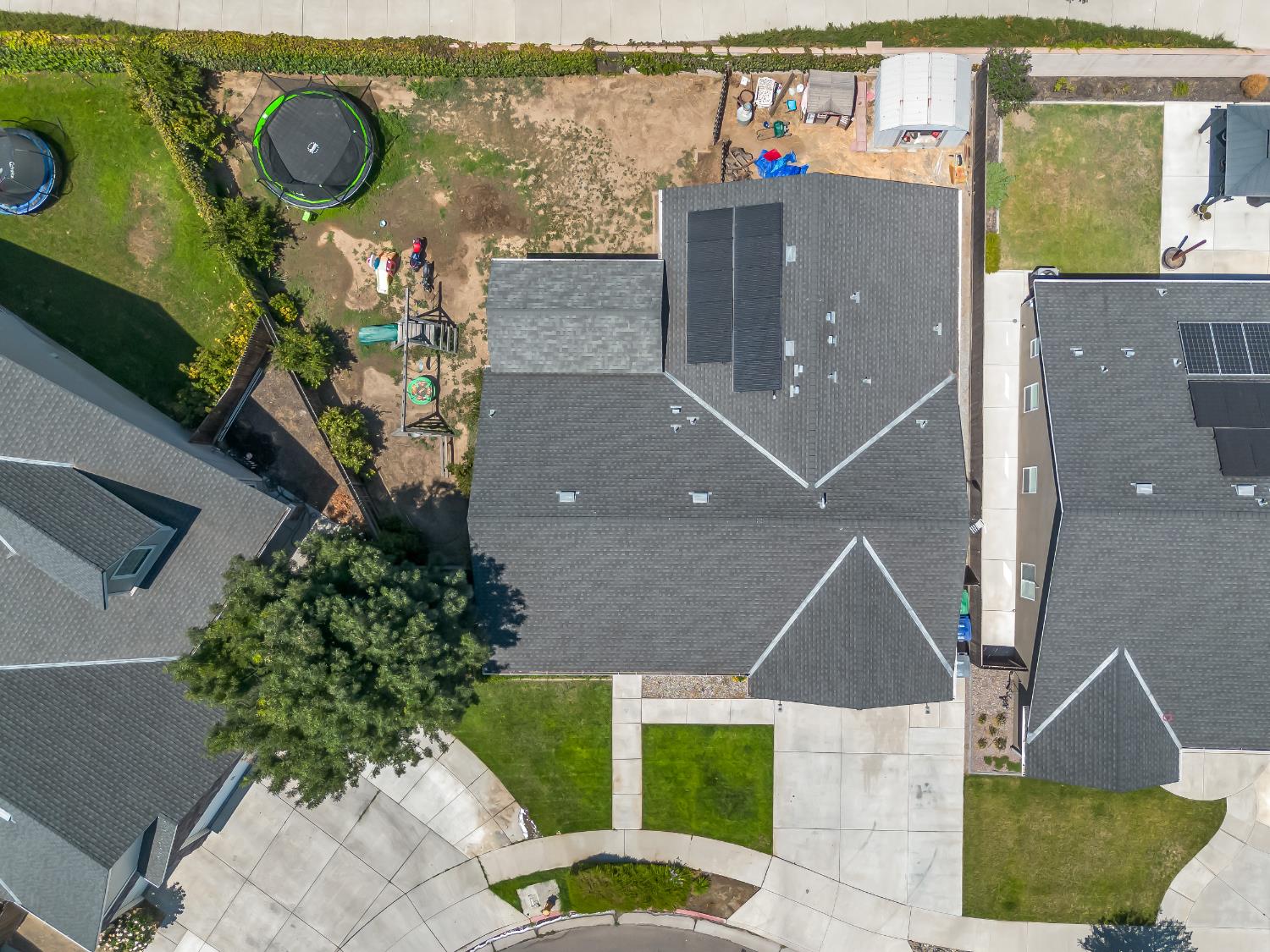 391 Rosewood Ave, Sanger, CA 93657