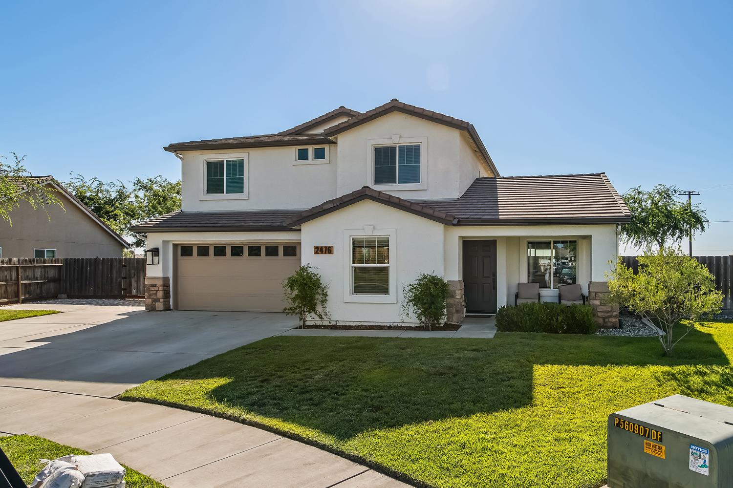 2476 N Riesling Ave, Hanford, CA 93230