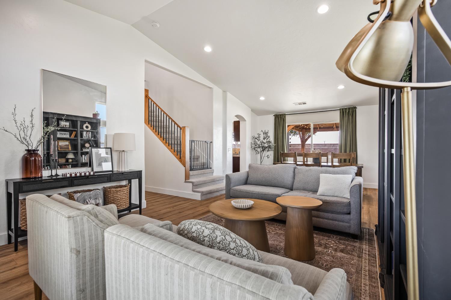 2476 N Riesling Ave, Hanford, CA 93230