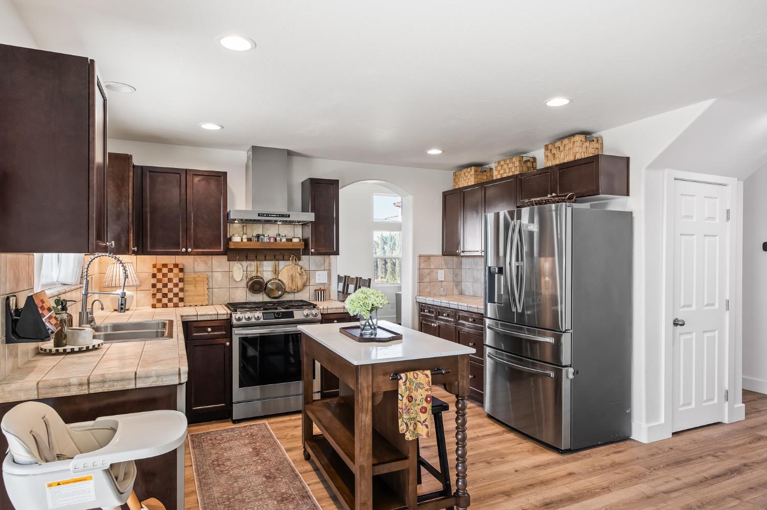 2476 N Riesling Ave, Hanford, CA 93230