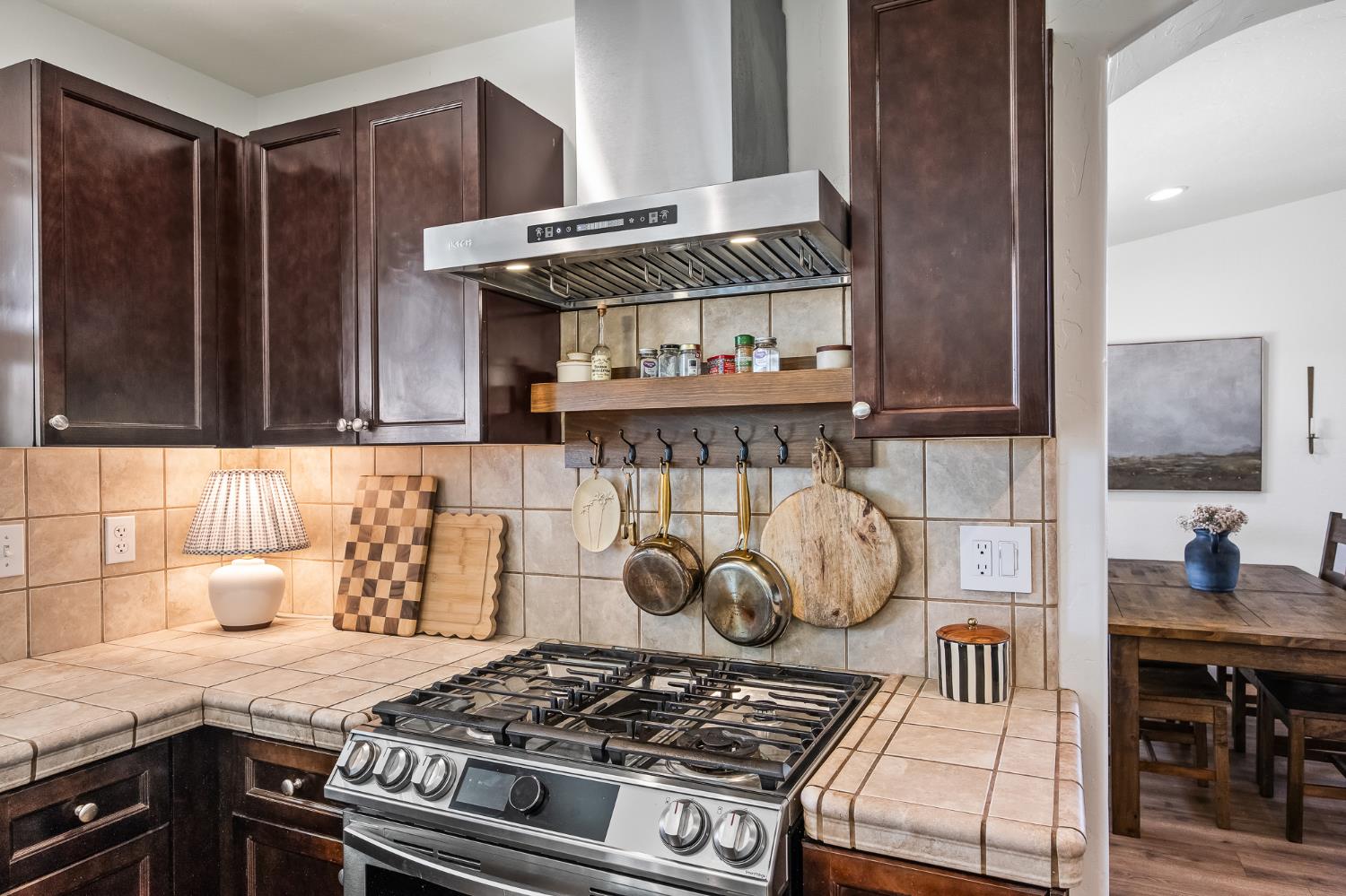 2476 N Riesling Ave, Hanford, CA 93230