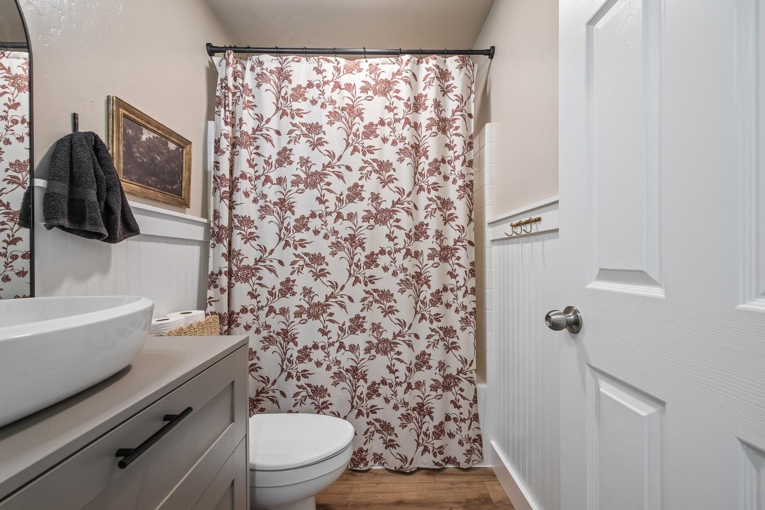 2476 N Riesling Ave, Hanford, CA 93230