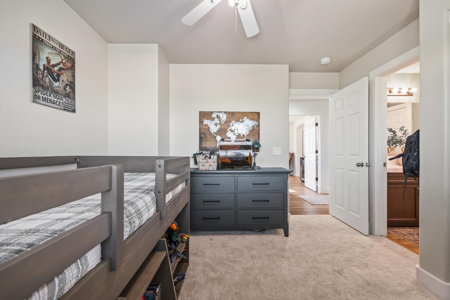 2476 N Riesling Ave, Hanford, CA 93230
