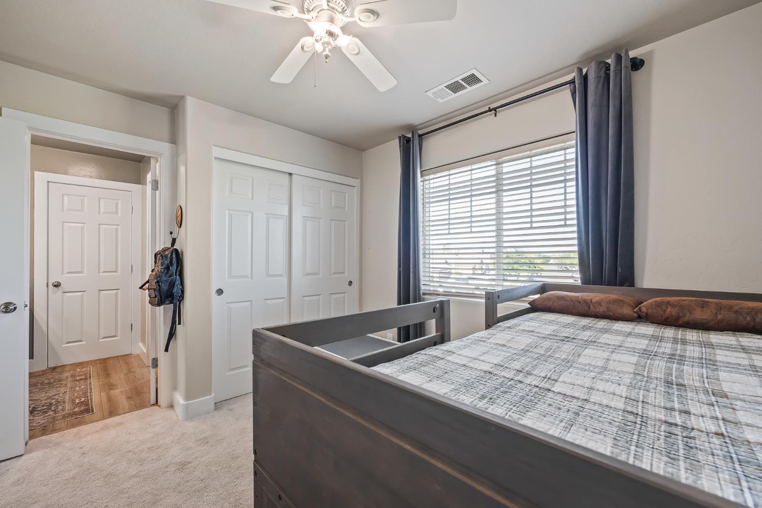 2476 N Riesling Ave, Hanford, CA 93230