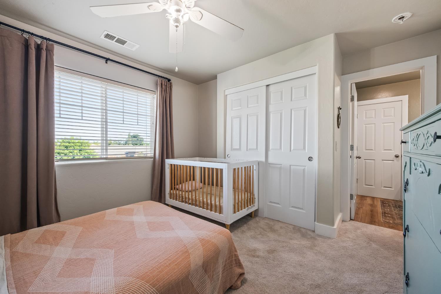 2476 N Riesling Ave, Hanford, CA 93230